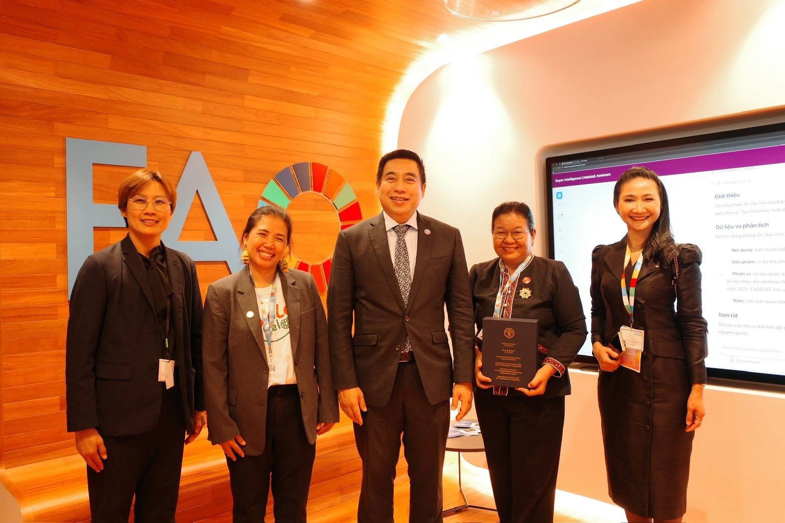 title - เกษตรกรในเขตปฏิรูปที่ดินได้รับเชิญเข้าร่วมงานเชิดชูเกียรติเกษตรกรสตรีในงาน FAO 100 Women Heroes ณ กรุงโรม สาธารณรัฐอิตาลี